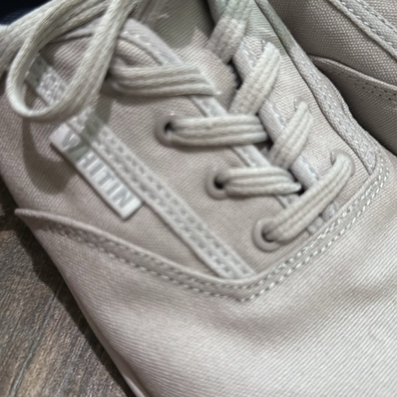 Whitin Mens Wide Toe light Gray Canvas Sneaker Size US 8W/EU41 - Picture 2 of 8